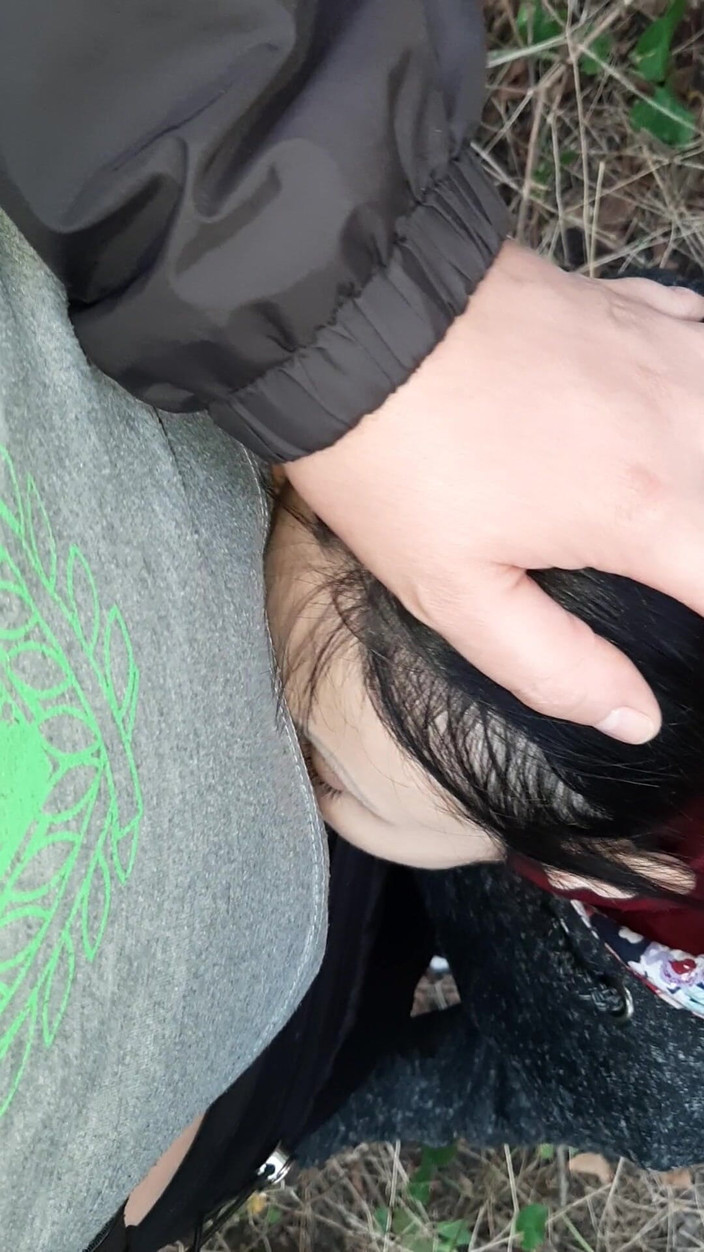 Lesbian-illusion: 우리는 숲에서 섹스하기 때문에 아무도 우리가 레즈야 알지 못합니다