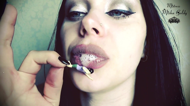 Goddess Misha Goldy: Moje rty - Jsou dveře do pekla pro drobné lidi!