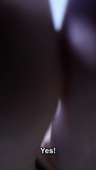 Dlouhé prsty a sexy nohy dostávají její povýšení