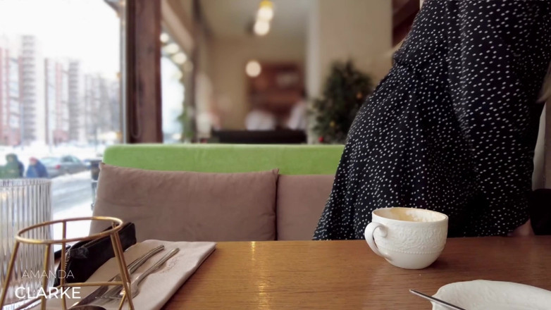 Amanda_Clarke: Får mig att komma i restaurang - riskabelt sex