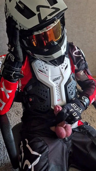 Le gentil motard a été enfermé pendant 6 jours