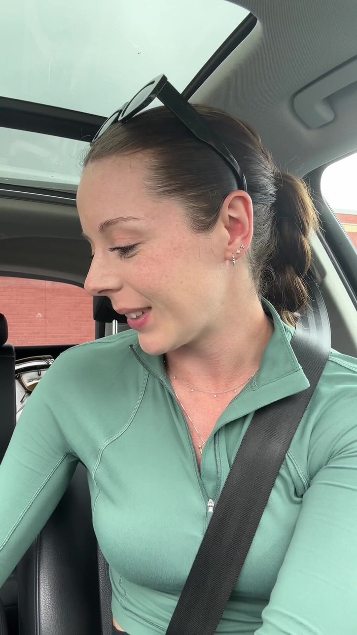 Nadia Foxx: ड्राइव के माध्यम से और चेंजिंग रूम में वीर्य निकालना! ब्रांड नई Nadia Foxx Lush Adventure!