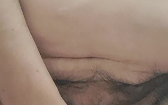 Mommy big hairy pussy: Madura milf poniendo consolador en su vagina