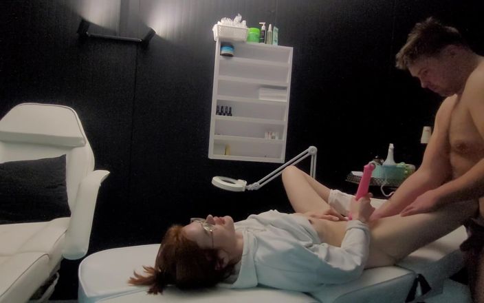 LuTosT: Após a massagem, a massagista decidiu que queria se divertir...