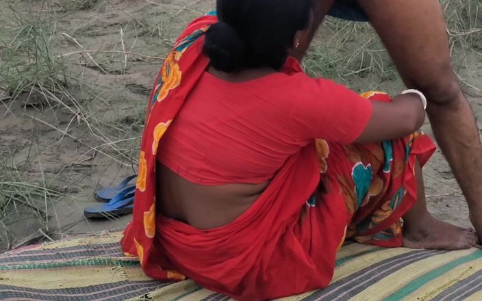 Sabina244: Dinajpuri beste Desi Bengaalse Boudi in rode saree geneukt op...