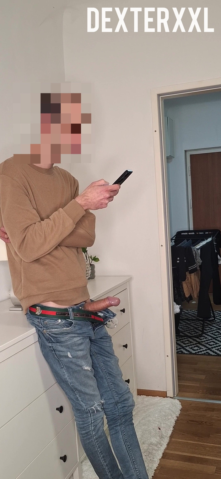 Dexterxxlfun: Büyük yaraklı seksi sıska adam. üvey babanın tombul götünden baştan çıkarılıyor