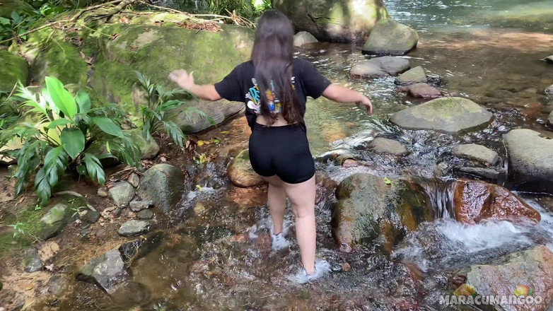 Maracumangoo: 冒険者との魔法のような遠い場所でのデートは、野外でのセックスで終わります。