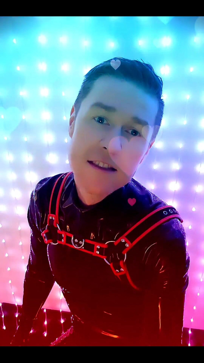 Roman Heart: Vide Clip Outtake für meine neue walzenLatexRubberBlackstyle