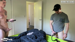 Bi Guys Fuck: V zákulisí: zrzka v akci