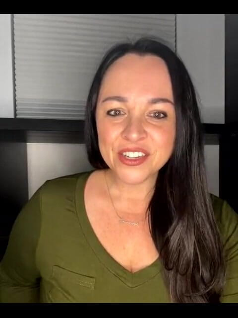 Amanda Thickk: 性感的黑发女郎