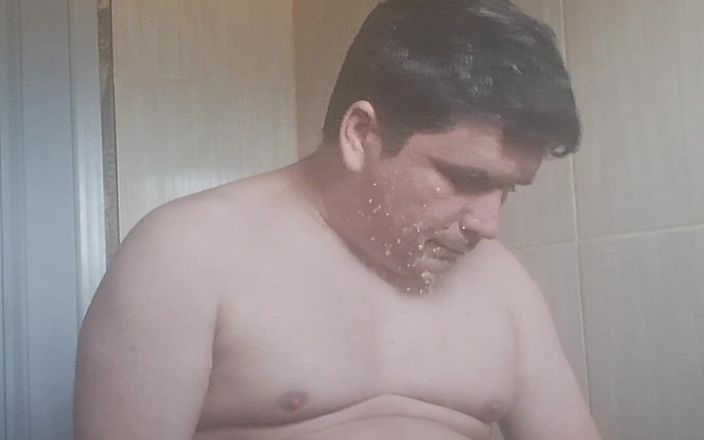 Claudio: J’ai essayé de goûter mon urine