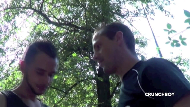 French Twinks Amator videos: Hetero garoto usado por seu amigo gay em exhib cruzeiro...