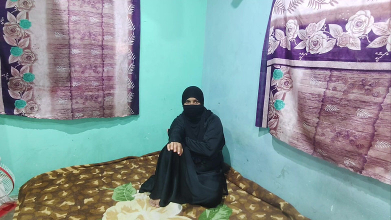 Gulaab: Moslima meisje Hijabi baby praat bij de eerste keer over...