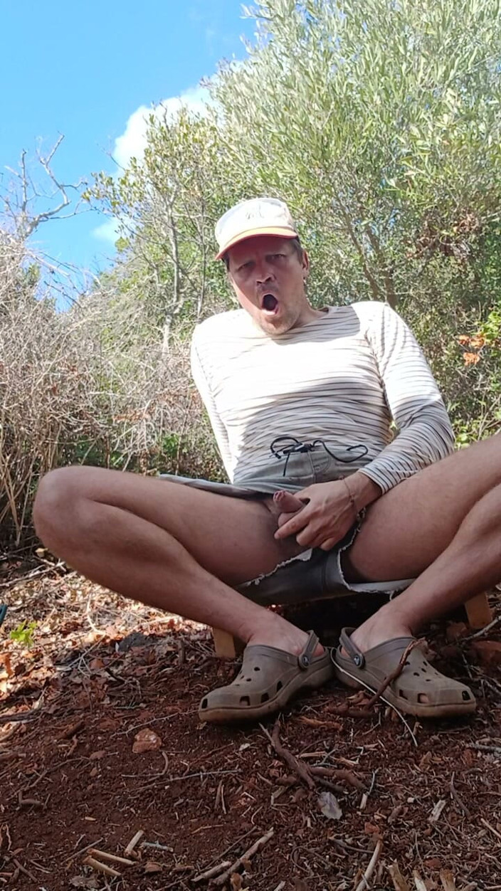 Chemanuchao: Wanking and Working