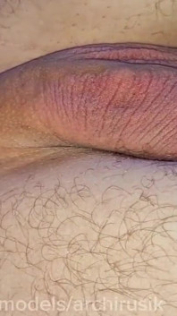 공공 장소에서 Sissy Twink의 찢어진 처녀성. 핫한 독점 섹스 비디오입니다!