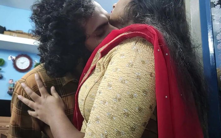 Vaishnavysharunraj: Романтика с рыжей наполовину с Saree и вылизыванием пупка