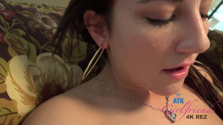 ATK Fans (Girlfriends): Wirtualne wakacje na Hawajach z młodą dziwką Jade Amber 1/11