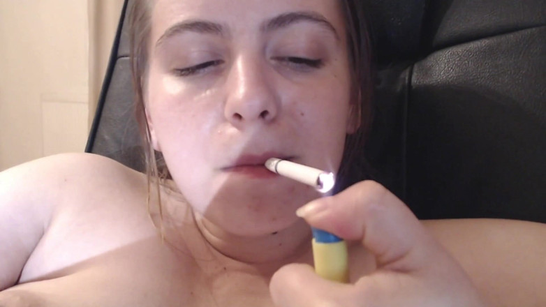 Katherine Squirt: Jeu de fumage