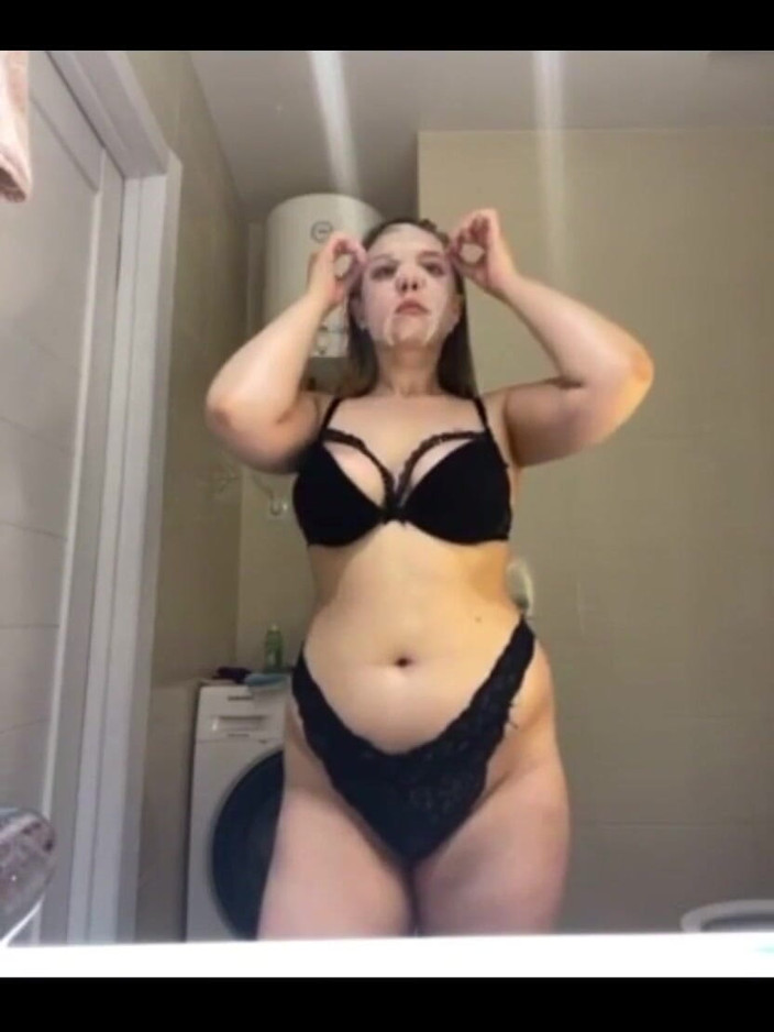 JuiceLussie: 丰满的胖女孩做爱如此热辣