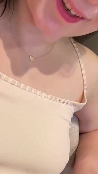 Amateur-milf beim masturbieren erwischt bekommt ihre muschi hart und hart geritten