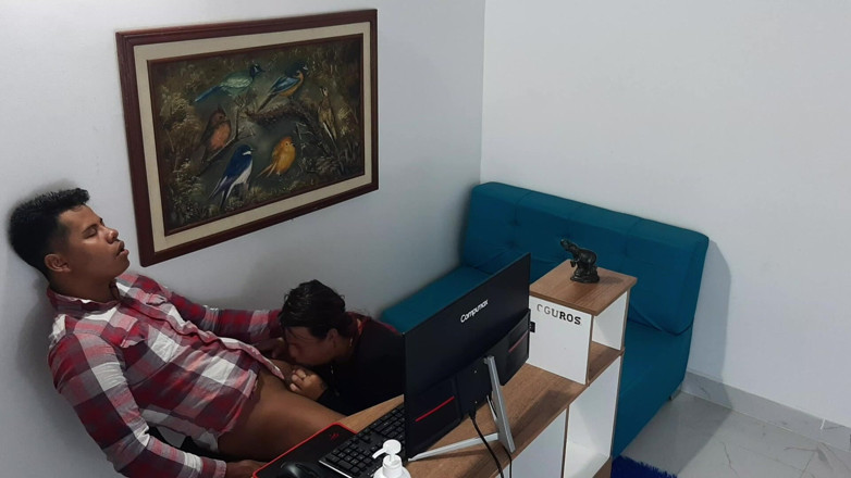 Nala: Le Sexe Au Bureau