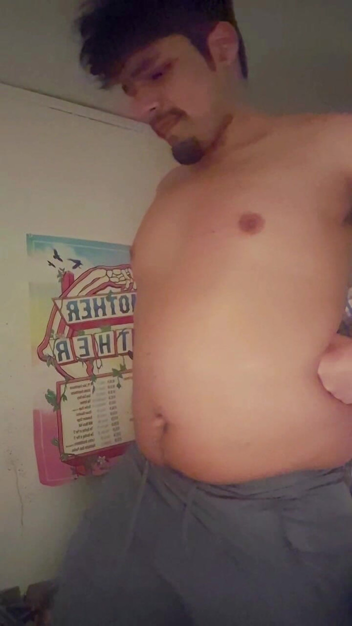 NakyJoss: Snažím se slyšet velké nedbalé a gurgles mého břicha