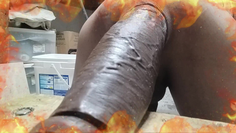 Elgloton: Enorme Polla Negra Destroza Al Gloton