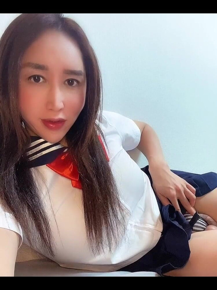 TS Shizuka: Мастурбация в студенческой униформе, камшот на тебя