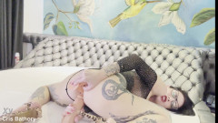 Cris Bathory: Nước tiểu của Cris Batory