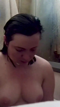 Meine stiefmutter in der badewanne beobachten
