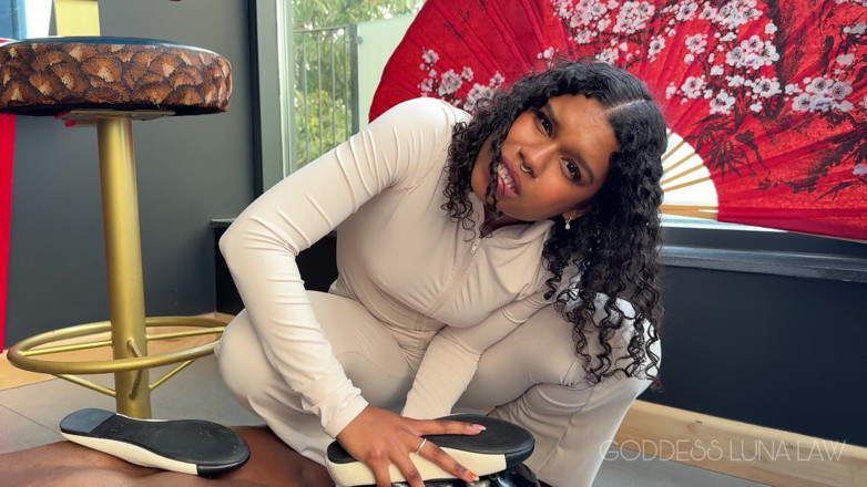Goddess Luna Law: Sniff My Feet or Ill Scream Ebony Goddess Luna Law...