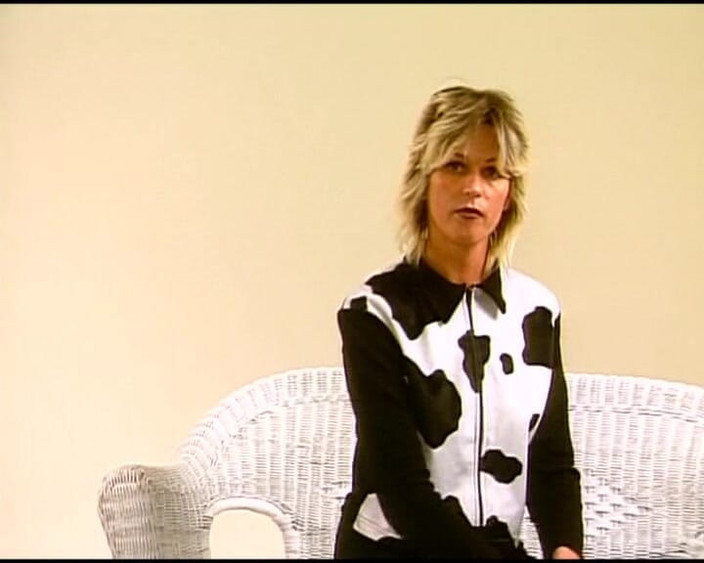 Deutsche Madchen: 业余金发宝贝在镜头前展示她完美的身体