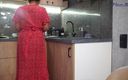 Pantyhose me porn videos: Madura cozinha na cozinha recebe seu vestido puxado para cima...