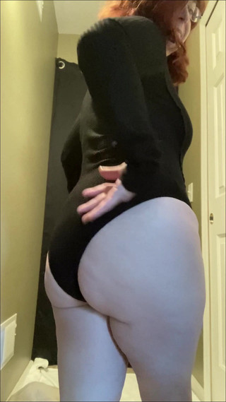 Elianna: Ellie zkouší nové oblečení