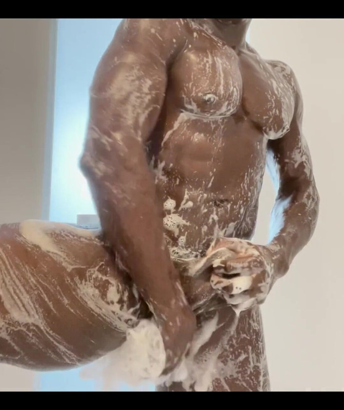 Afro Black XXX: Eu então tomei banho e queria mostrar a vocês como...