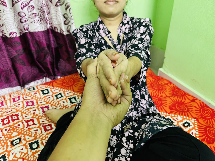 Riya Chowdhury: Moje malá nevlastní sestra je tak roztomilá a chci ji...