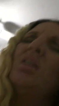 Bionda ha la figa più stretta e calda più bagnata di sempre, cazzo snapper!!