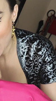 Haz clic para una mamada gif y una paja con diferentes guantes de goma de goddess de látex