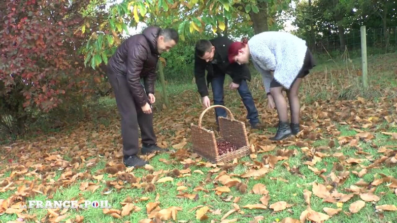 Girls Bang: Hezká mladá baculatá zrzavá děvka dostane dvojitou penetraci a její...