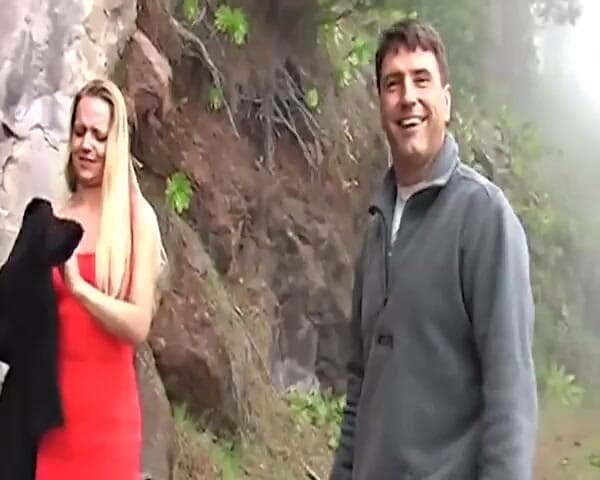 Deutsche XXX Filme: Deux Allemandes coquines adorent partager une grosse dose de sperme...