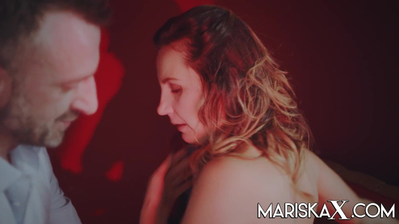 Mariska x: Olga Lovex gangbanged