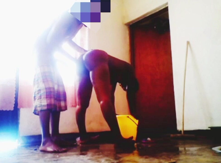 Me and my new slut: Futai în picioare pe la spate, omg Ce o pizdă dulce...