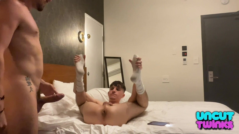 UncutTwinks: Big Dick Older Stepdaddy Fucks Tiny Twink Bareback Jay Magnus