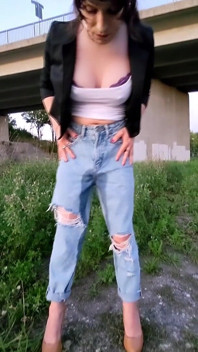 Outdoor Wetting! Tranny Girl Is Walking Through the City with Piss-filled Jeans!