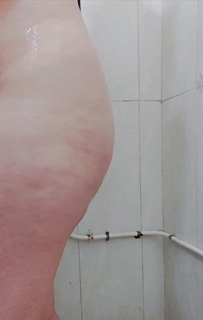 Hajarsex: Moroccan Girl Is Showering