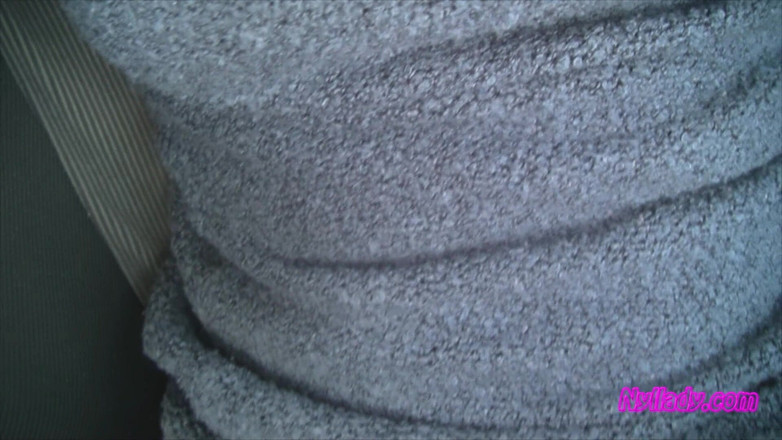 Nyllady: Footjob Nyllady untuk gearshift dan roda dalam pantyhose bercorak