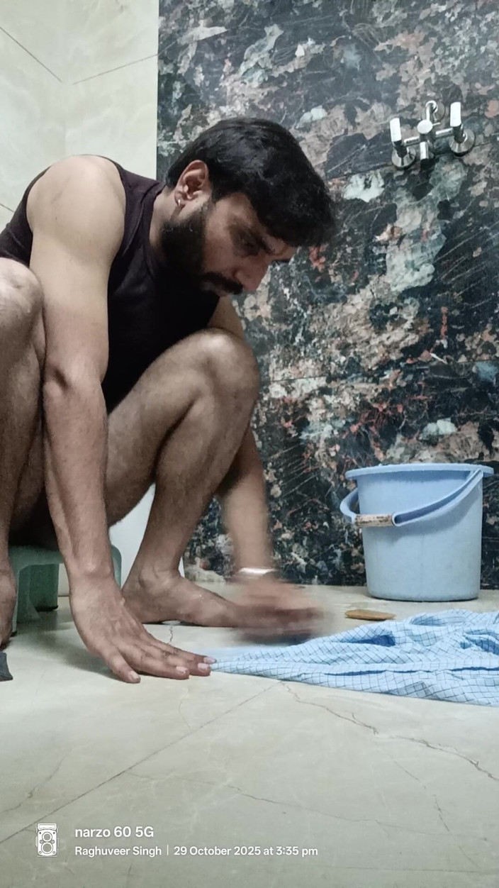 Rajasthani-old-lover: Desi Badezimmerreinigung