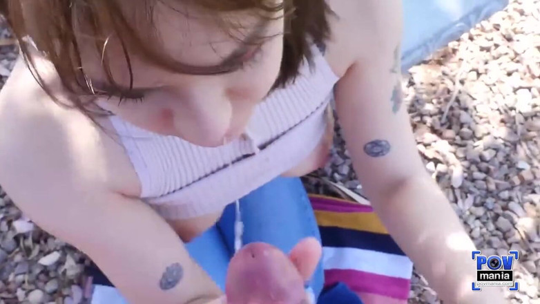 POV Mania: En primer plano , mamada al aire libre con Mania Sailor...