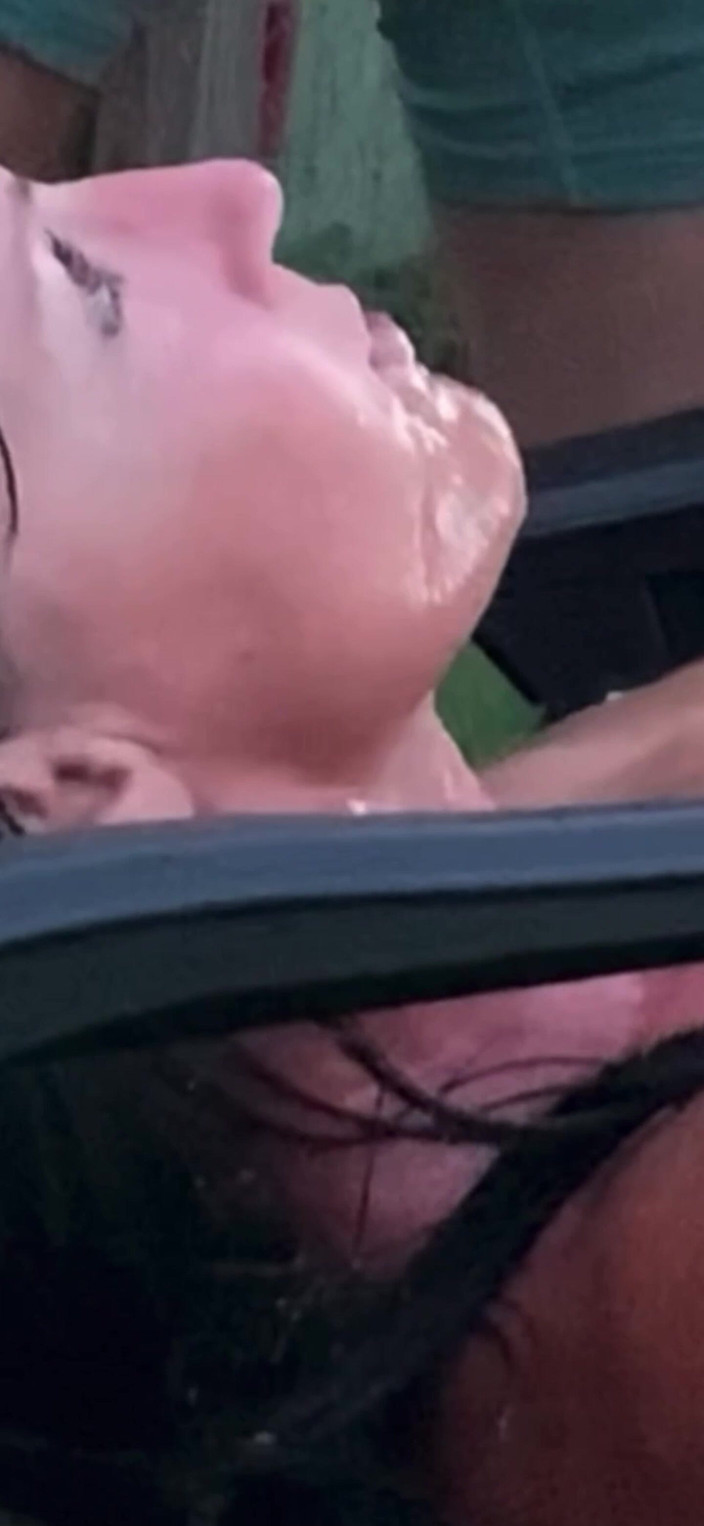 Farmers Wifey: Döl kaplı yüzüme işeme, beni işaretle