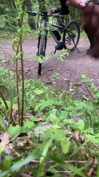 Spuirtcouplexxxx: Bionda milf scopata all'aperto nel bosco